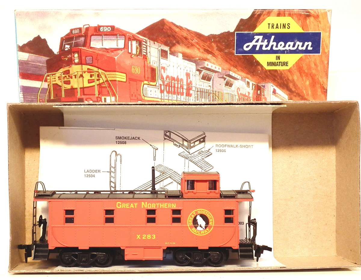 ATHEARN HO: Great Northern Caboose(1260) in New Old Stock in Boxed condition.(USA)