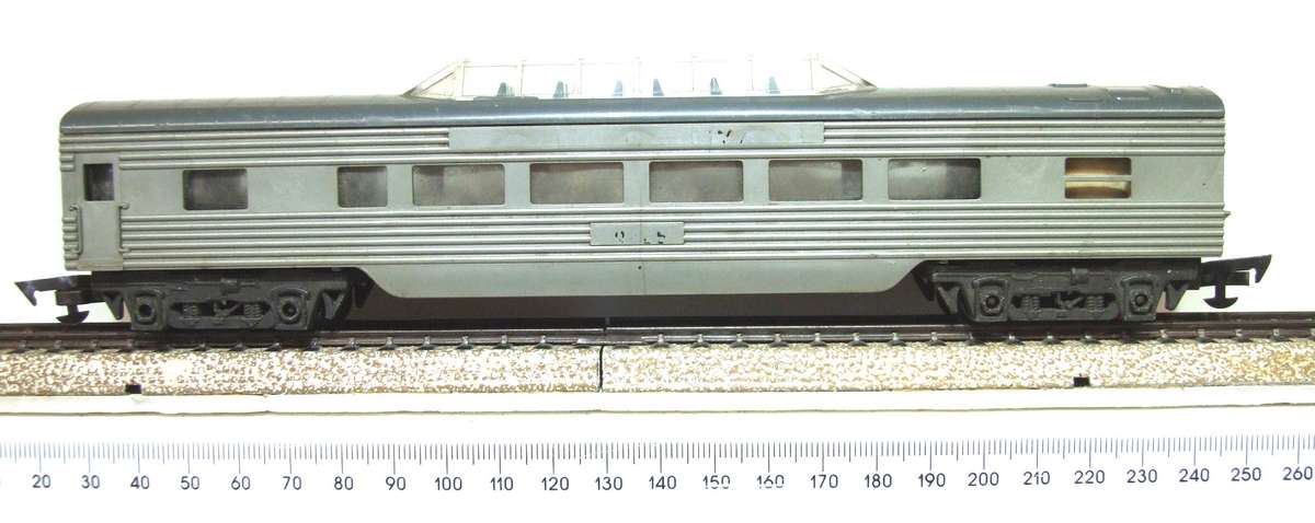 TRI-ANG OO: Vintage Observation Coach in Fair Un-Boxed condition(England)