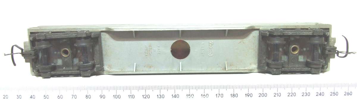 TRI-ANG OO: Vintage Observation Coach in Fair Un-Boxed condition(England)