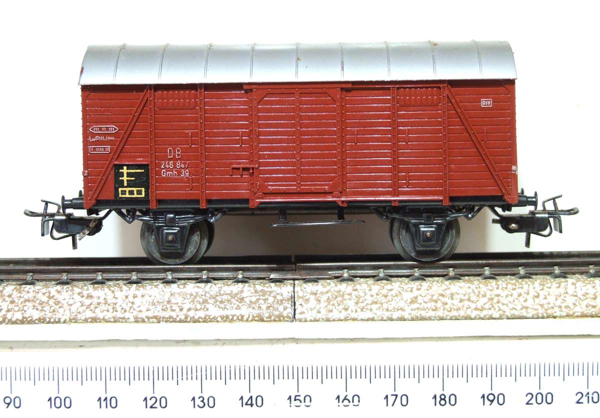 MARKLIN HO: Vintage`DB` Closed Freight Wagon in Very Good un-boxed condition (Germany)