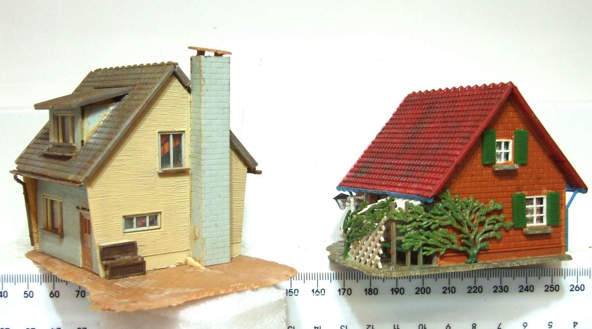 SCENERY HO:  2x European Style Plastic Houses in Good Used Condition.