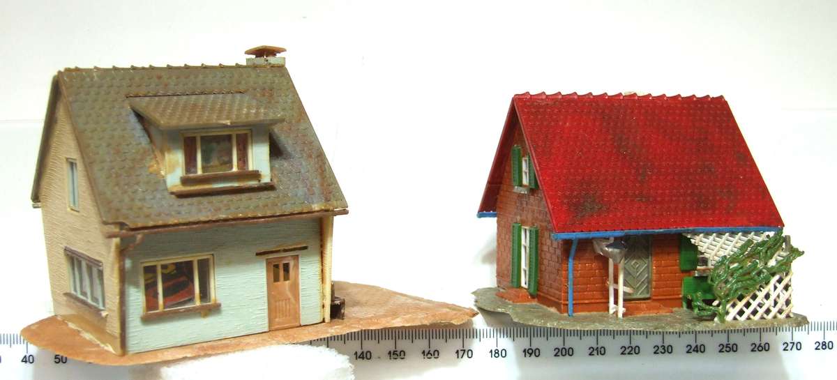 SCENERY HO:  2x European Style Plastic Houses in Good Used Condition.