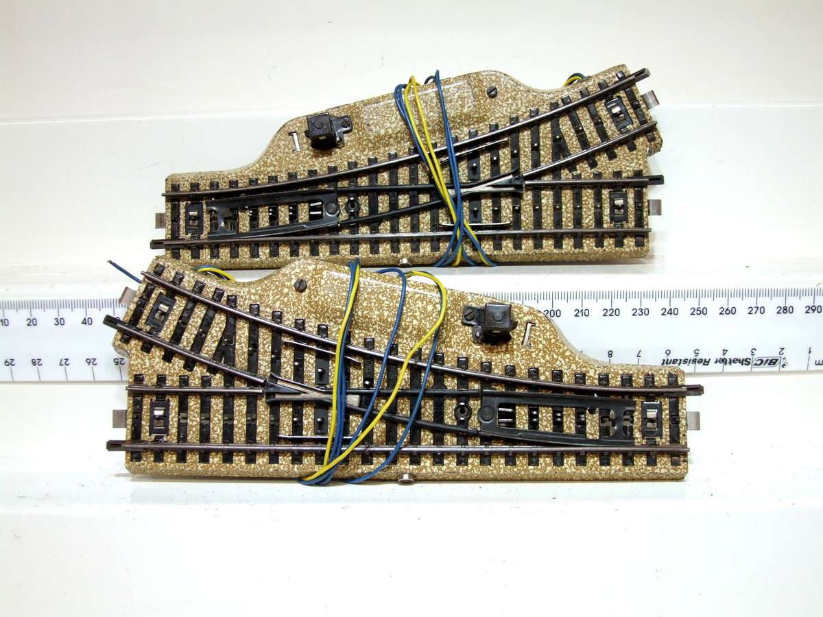 MARKLIN HO:  Metal Point Set M-Track with Metal Underlay(5202) in Good, Used Condition.(W Germany)