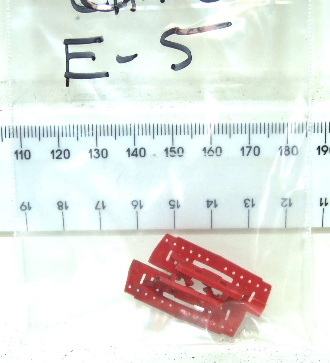 LIMA HO: SAR E5 `Trans Karoo` Locomotive cowcatchers in Fair un-boxed condition for Parts.(Italy)