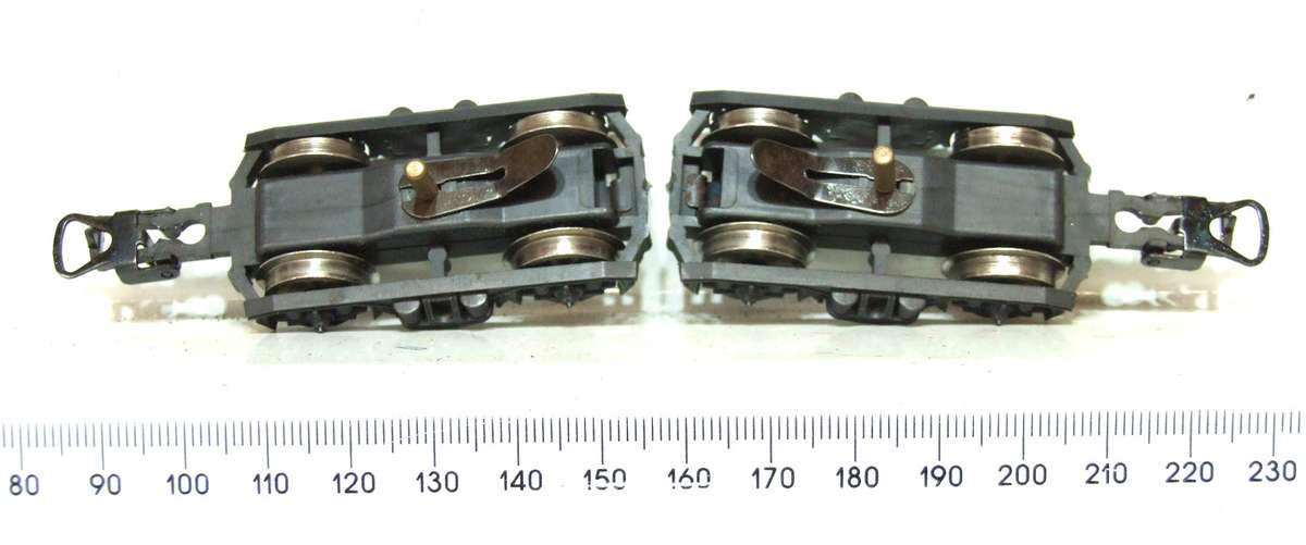 LIMA HO: SAR E5 Dummy Loco Bogeys  in Good Condition for Parts.(Italy)