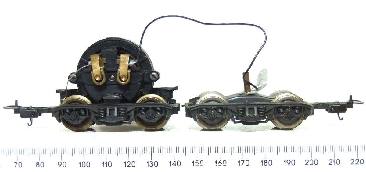 LIMA HO: SAR E5  Loco Power Bogeys  in Good Condition for Parts.(Italy)