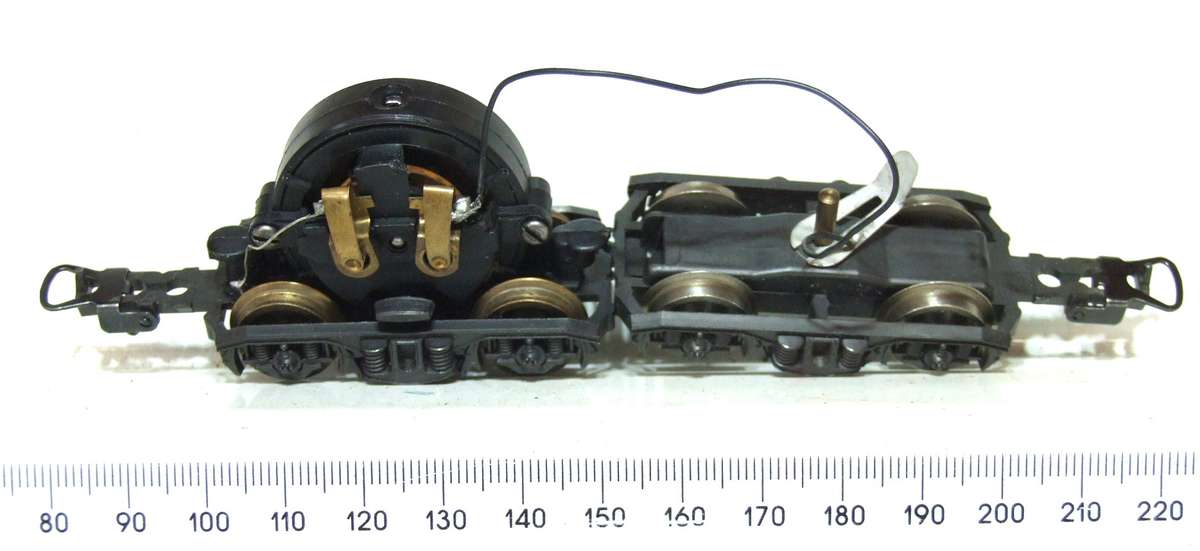 LIMA HO: SAR E5  Loco Power Bogeys  in Good Condition for Parts.(Italy)