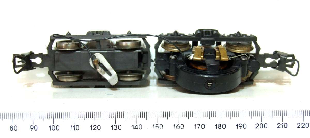 LIMA HO: SAR E5  Loco Power Bogeys  in Good Condition for Parts.(Italy)