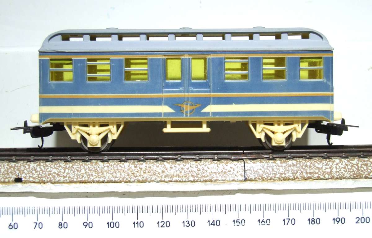 LIMA HO: RARE Vintage Junior Blue Train Coach in Good Un-Boxed, Used Condition (Italy)