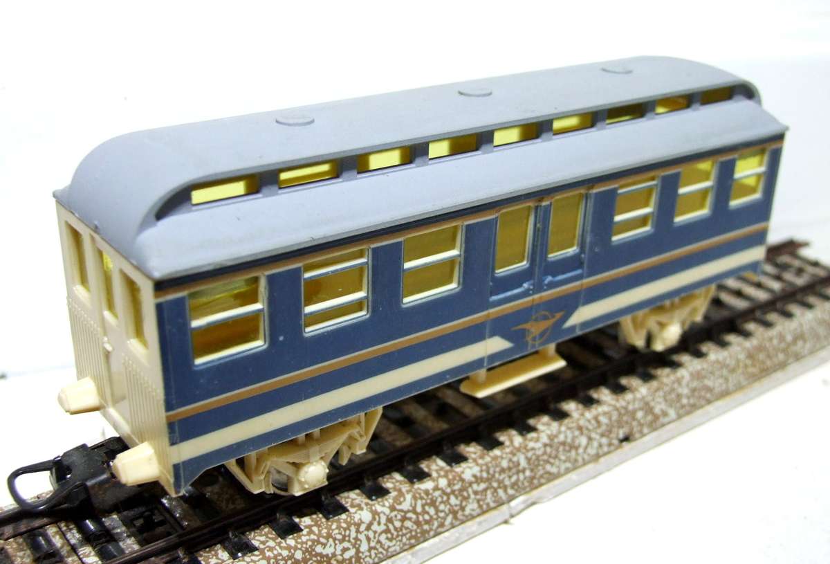 LIMA HO: RARE Vintage Junior Blue Train Coach in Good Un-Boxed, Used Condition (Italy)
