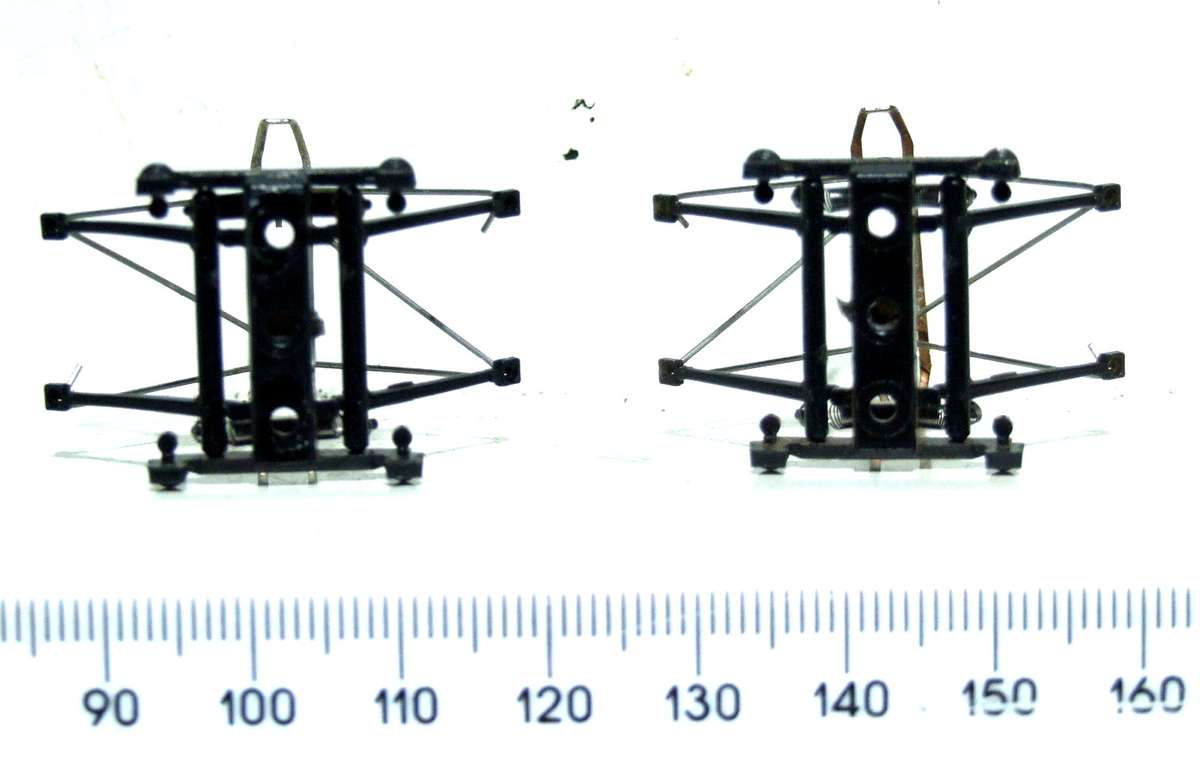 LIMA HO: 1pr SAR E5 Locomotive Pantographs  in Good condition(with Springs) for Parts.(Italy)