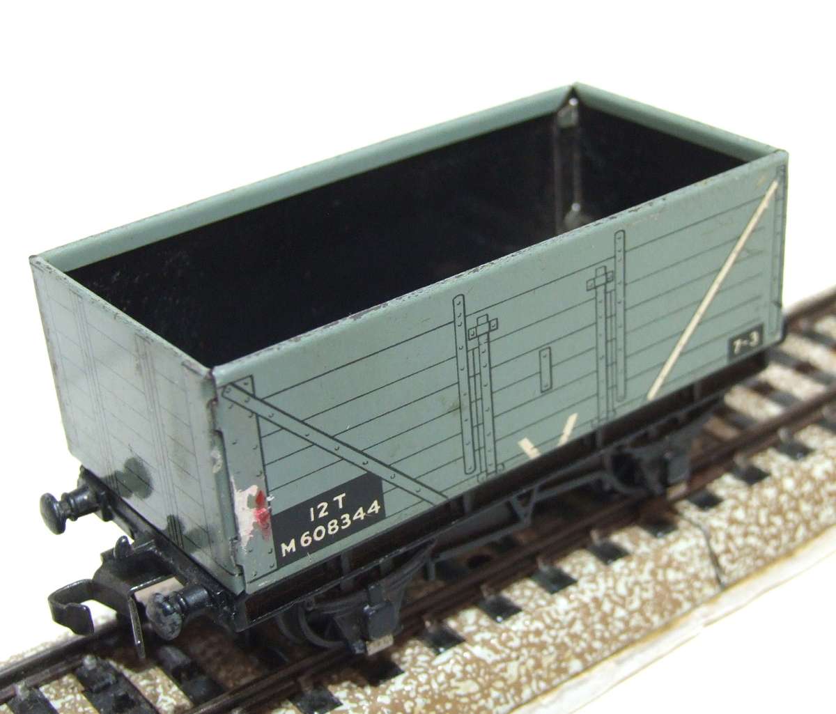 HORNBY DUBLO OO: Vintage English All Metal Freight Car in Good Un-Boxed condition(England)
