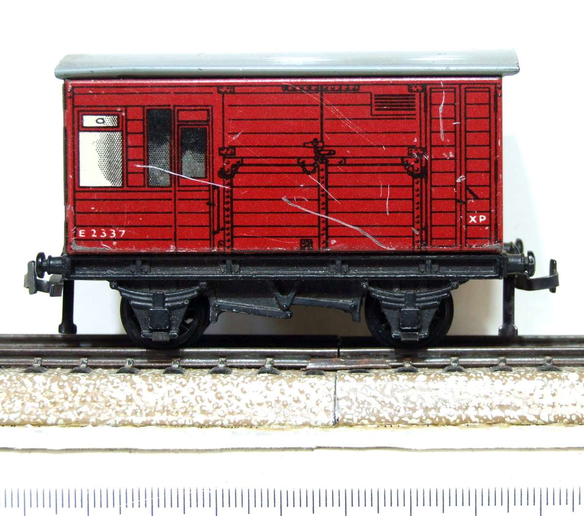 HORNBY DUBLO OO: Vintage English All Metal Brake/Baggage Van in Fair Un-Boxed condition(England)