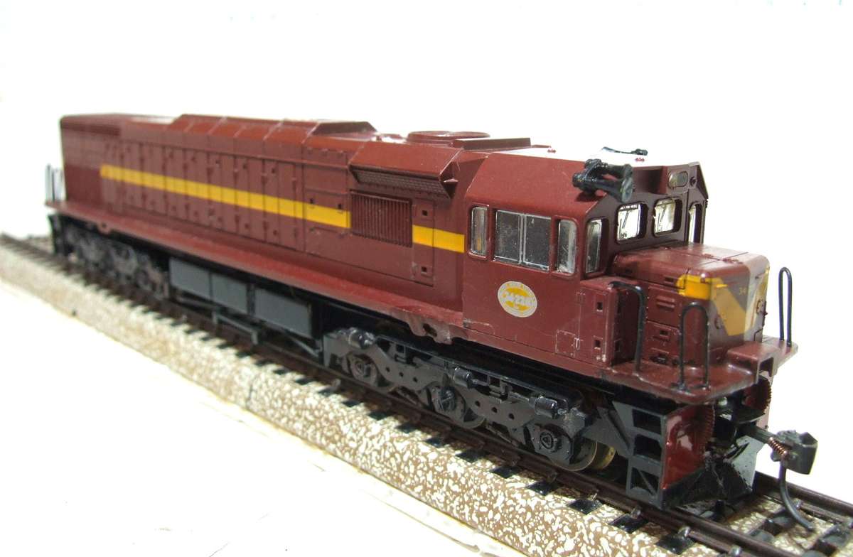 LIMA HO:  SAR "Trans Karoo" Class 34 Diesel Loco in Fair Un-Boxed Operational condition.(Italy)