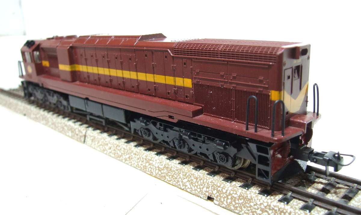 LIMA HO:  SAR "Trans Karoo" Class 34 Diesel Loco in Fair Un-Boxed Operational condition.(Italy)