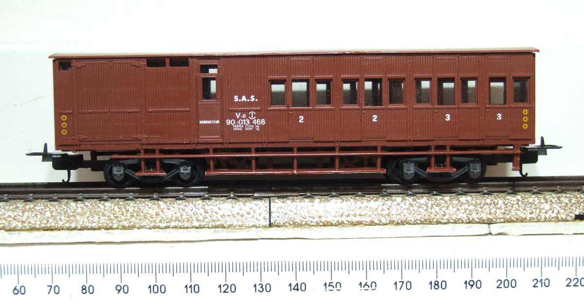 LIMA HO: SAR V8 Guards Van in Fair Used Condition(Italy)