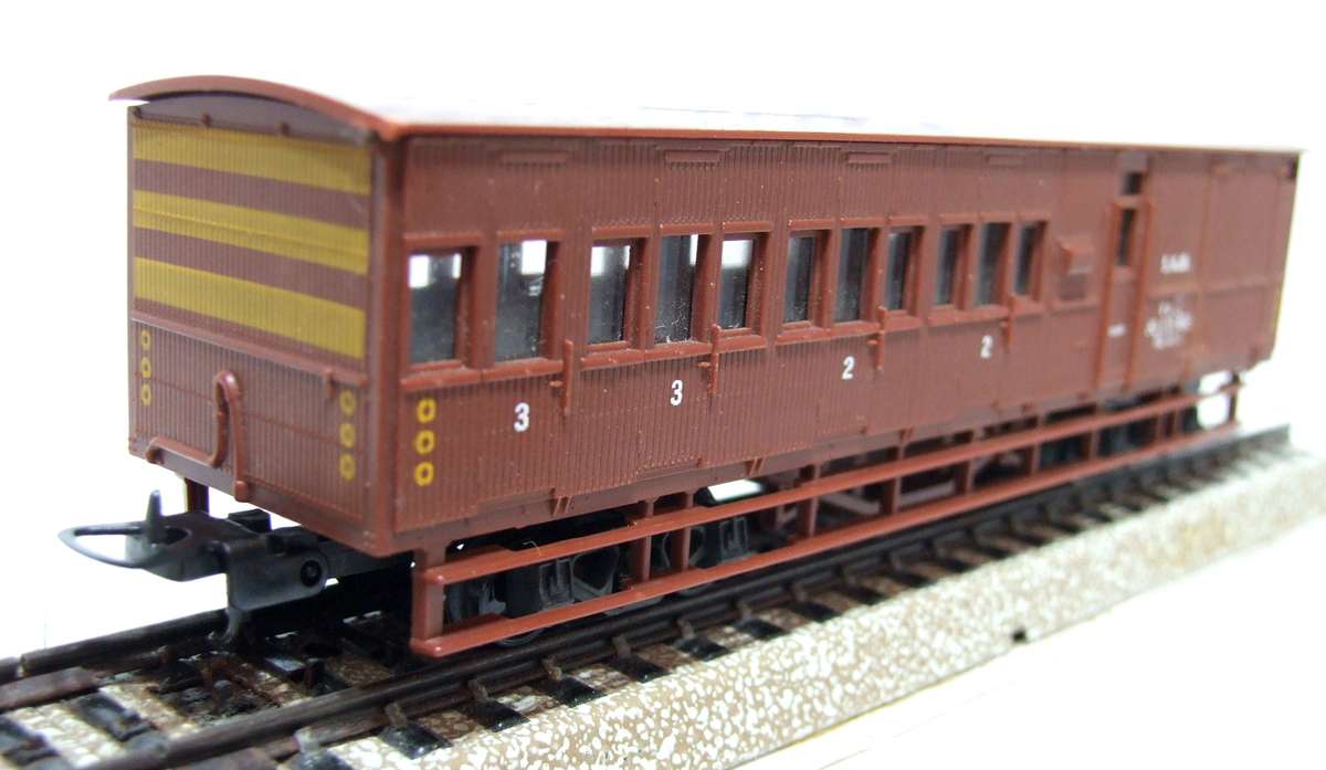 LIMA HO: SAR V8 Guards Van in Fair Used Condition(Italy)