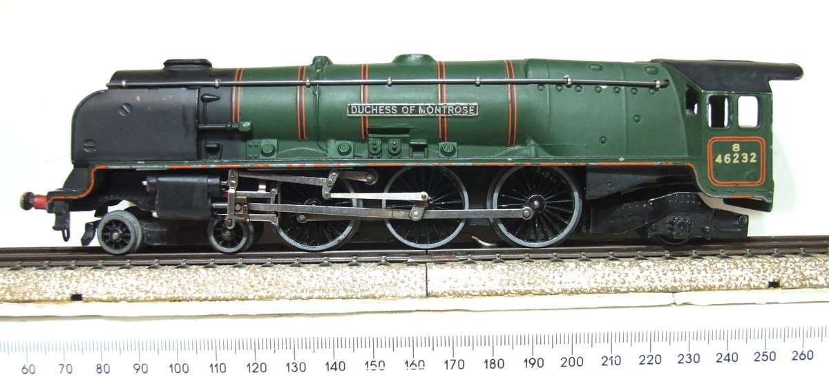 HORNBY DUBLO OO: Heavy Vintage 4-6-2 Steam Locomotive in Fair Running Condition.(England)