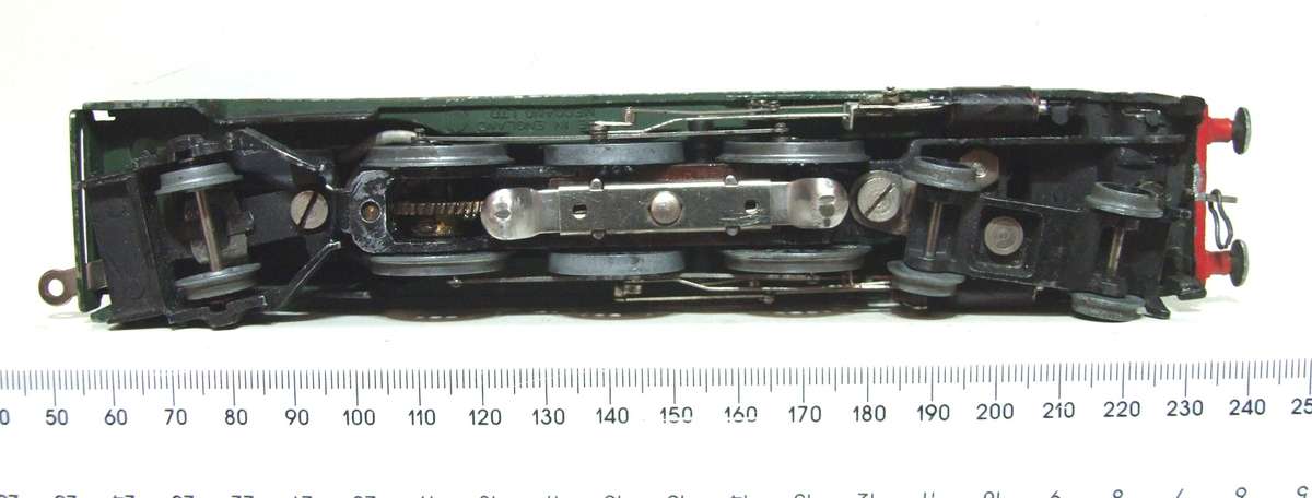 HORNBY DUBLO OO: Heavy Vintage 4-6-2 Steam Locomotive in Fair Running Condition.(England)