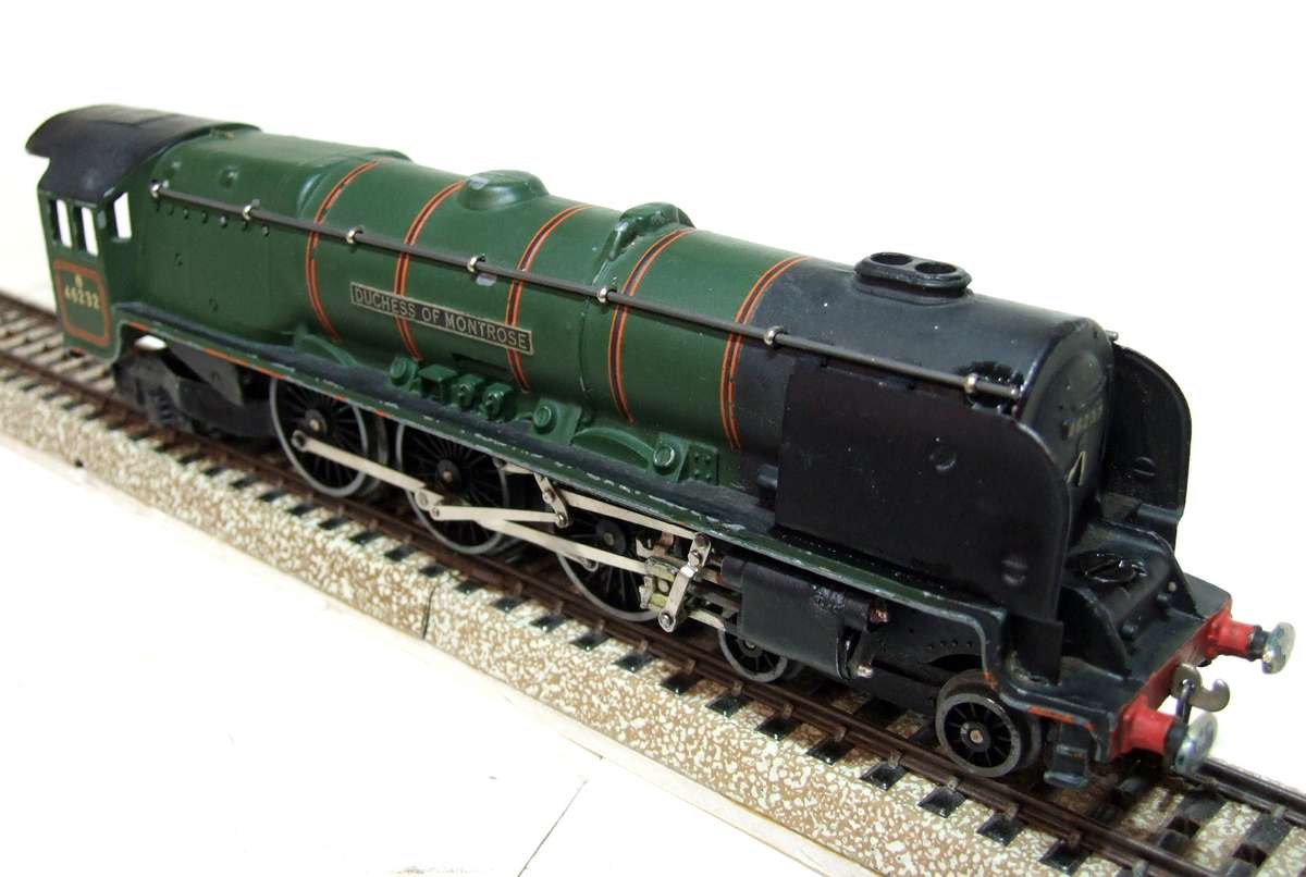 HORNBY DUBLO OO: Heavy Vintage 4-6-2 Steam Locomotive in Fair Running Condition.(England)