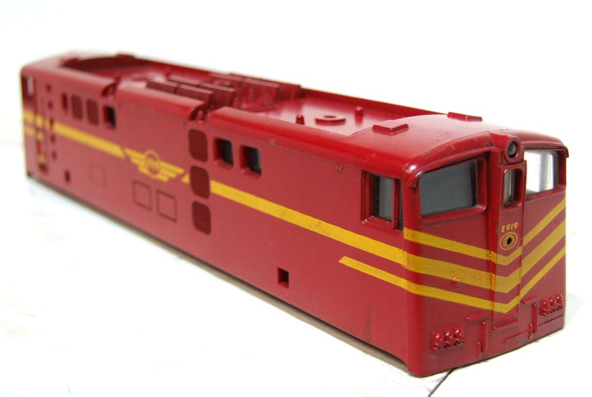 LIMA HO: Red SAR `Trans Karoo` E5 Loco Body in Very Good Condition for Parts or Repair.(Italy)
