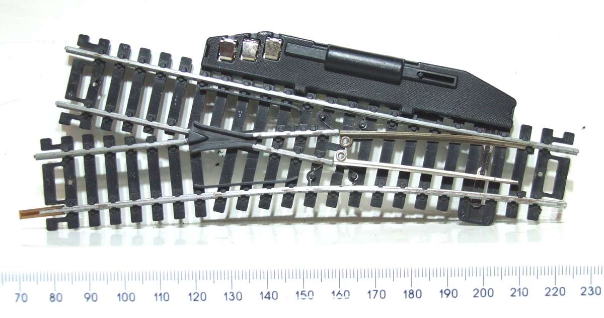 LIMA HO/OO:  Steel Electro-Magnetic LH Point in Good Used and Un-Boxed Condition.(Italy)