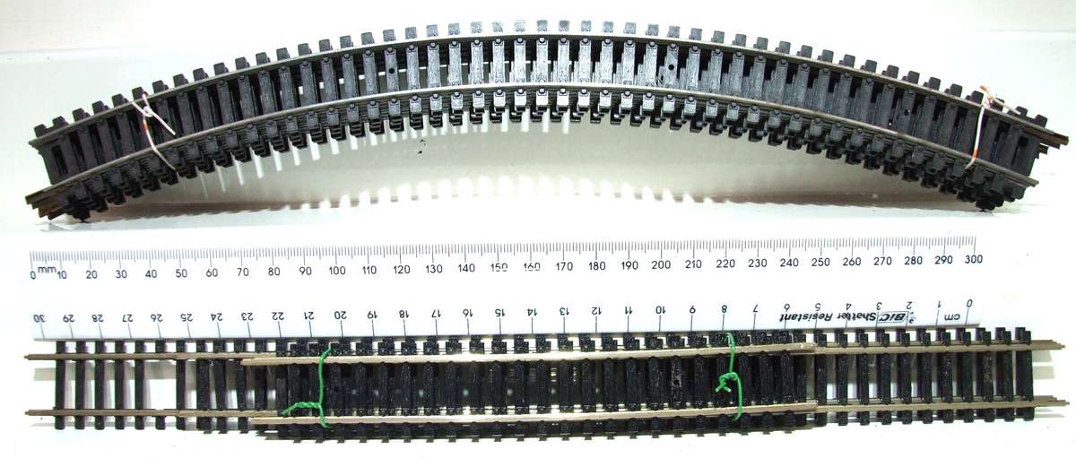 LIMA HO: 9pc 333mm R431 Curved Steel Tracks +Strait Flex in Fair Used un-boxed condition.(Italy))