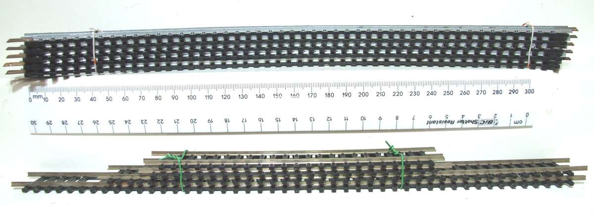 LIMA HO: 9pc 333mm R431 Curved Steel Tracks +Strait Flex in Fair Used un-boxed condition.(Italy))
