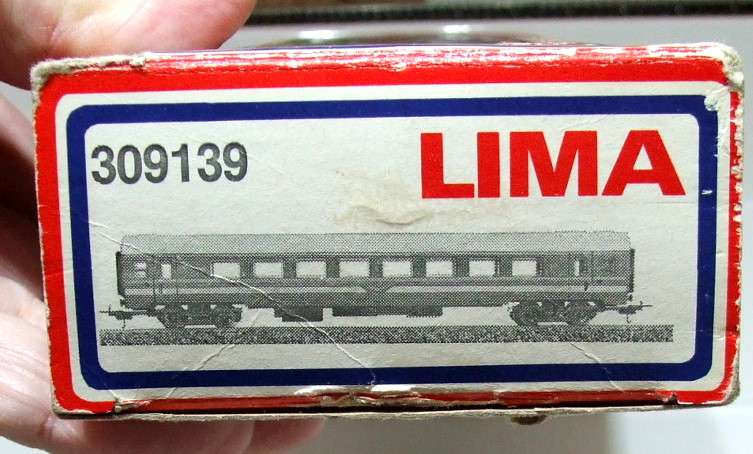 LIMA HO: SAR "Blue Train 1st Class Passenger Coach" in LIKE NEW Condition in the Box (Italy)