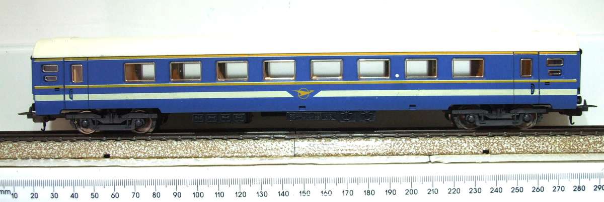 LIMA HO: SAR "Blue Train 1st Class Passenger Coach" in LIKE NEW Condition in the Box (Italy)