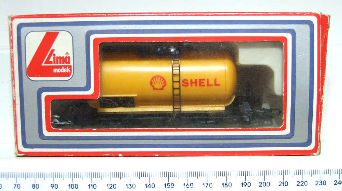 LIMA HO: Vintage SHELL Tanker Wagon in Like New Boxed Condition (Italy)