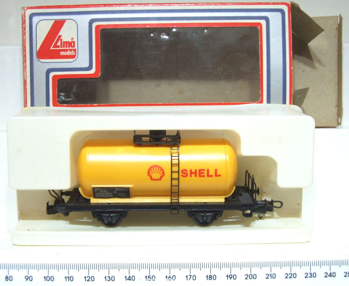 LIMA HO: Vintage SHELL Tanker Wagon in Like New Boxed Condition (Italy)