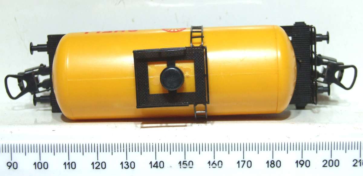 LIMA HO: Vintage SHELL Tanker Wagon in Like New Boxed Condition (Italy)