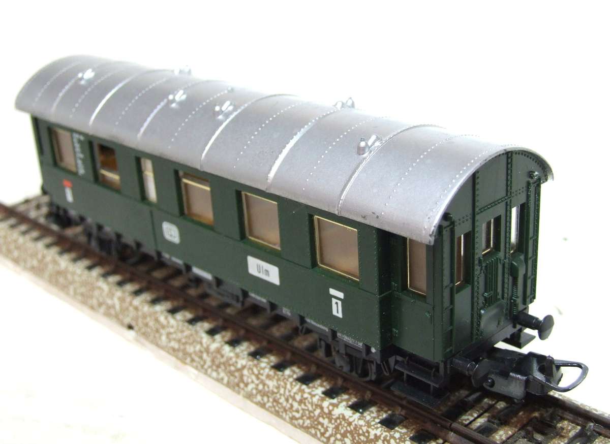 LIMA HO:  European DB 1st Class Passenger Coach in Good Boxed condition.(Italy)