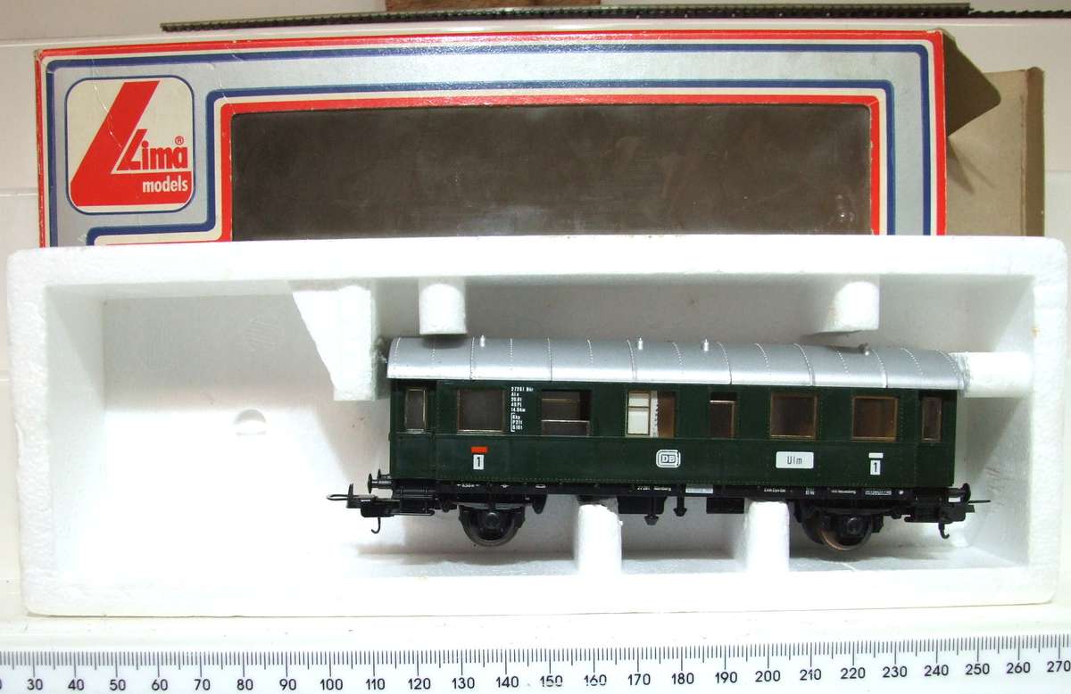 LIMA HO:  European DB 1st Class Passenger Coach in Fair Boxed condition.(Italy)