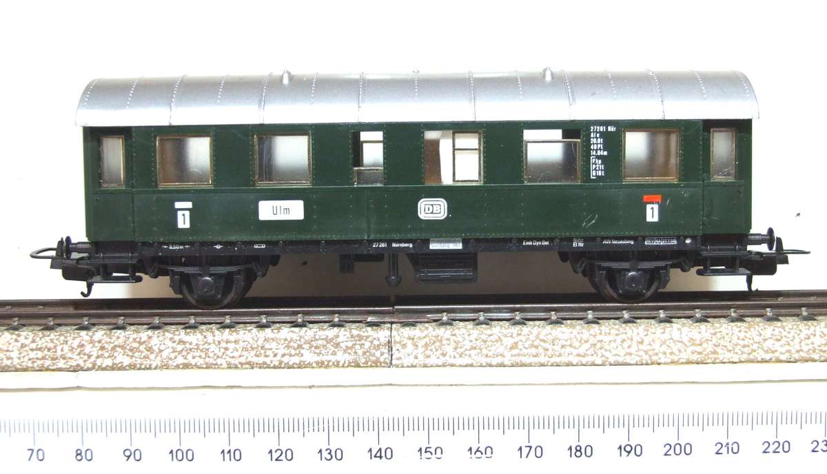 LIMA HO:  European DB 1st Class Passenger Coach in Fair Boxed condition.(Italy)