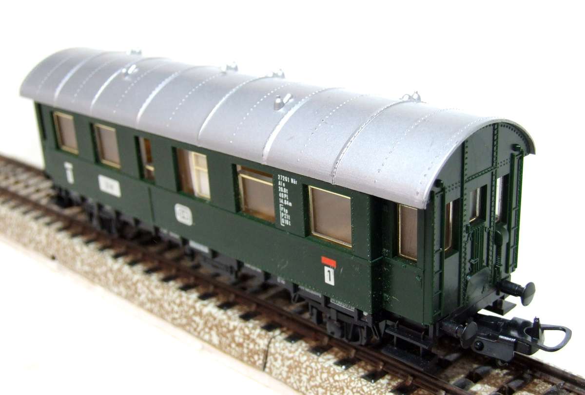 LIMA HO:  European DB 1st Class Passenger Coach in Fair Boxed condition.(Italy)