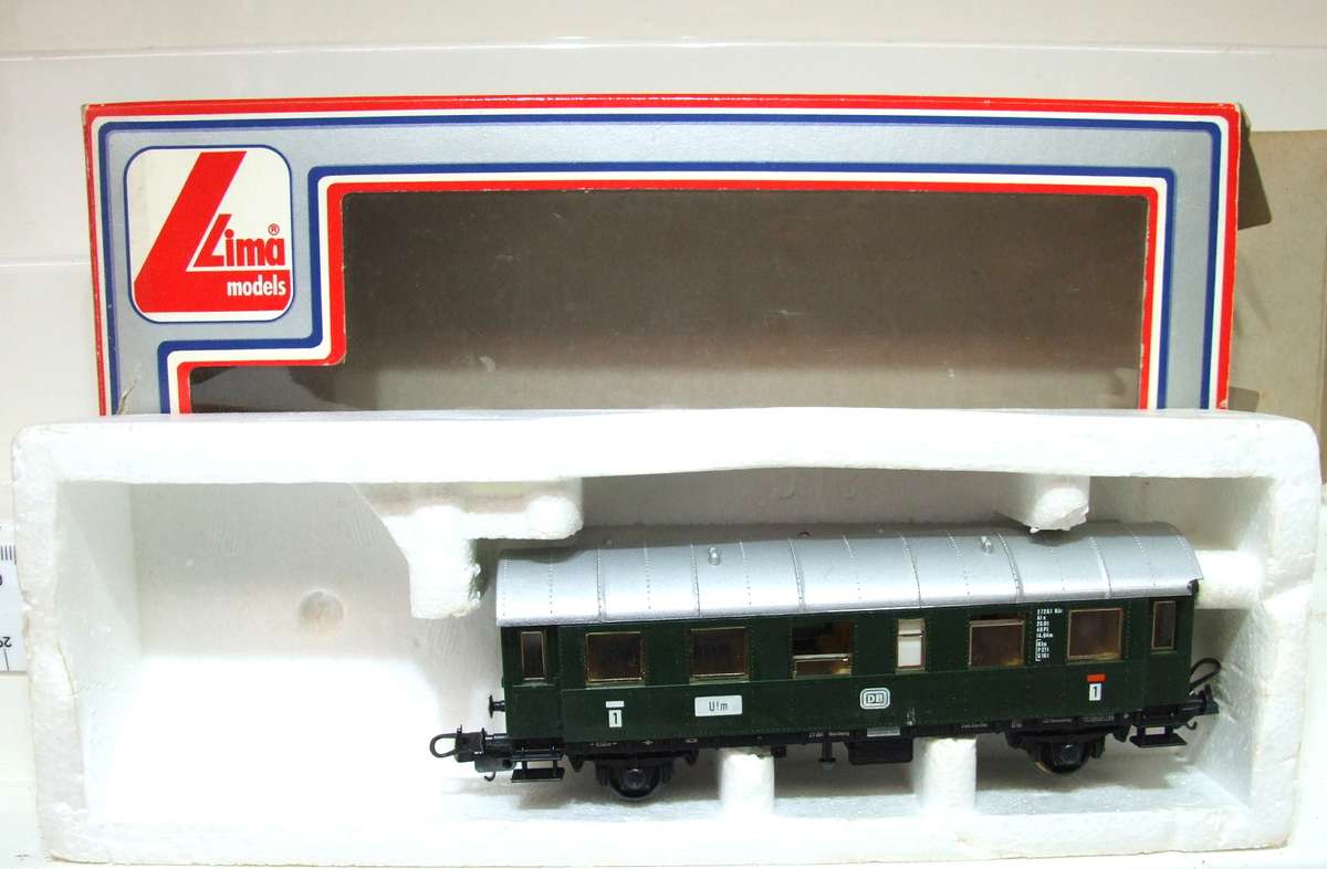 LIMA HO:  European DB 1st Class Passenger Coach in Fair Boxed condition.(Italy)