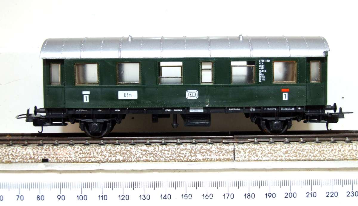 LIMA HO:  European DB 1st Class Passenger Coach in Fair Boxed condition.(Italy)