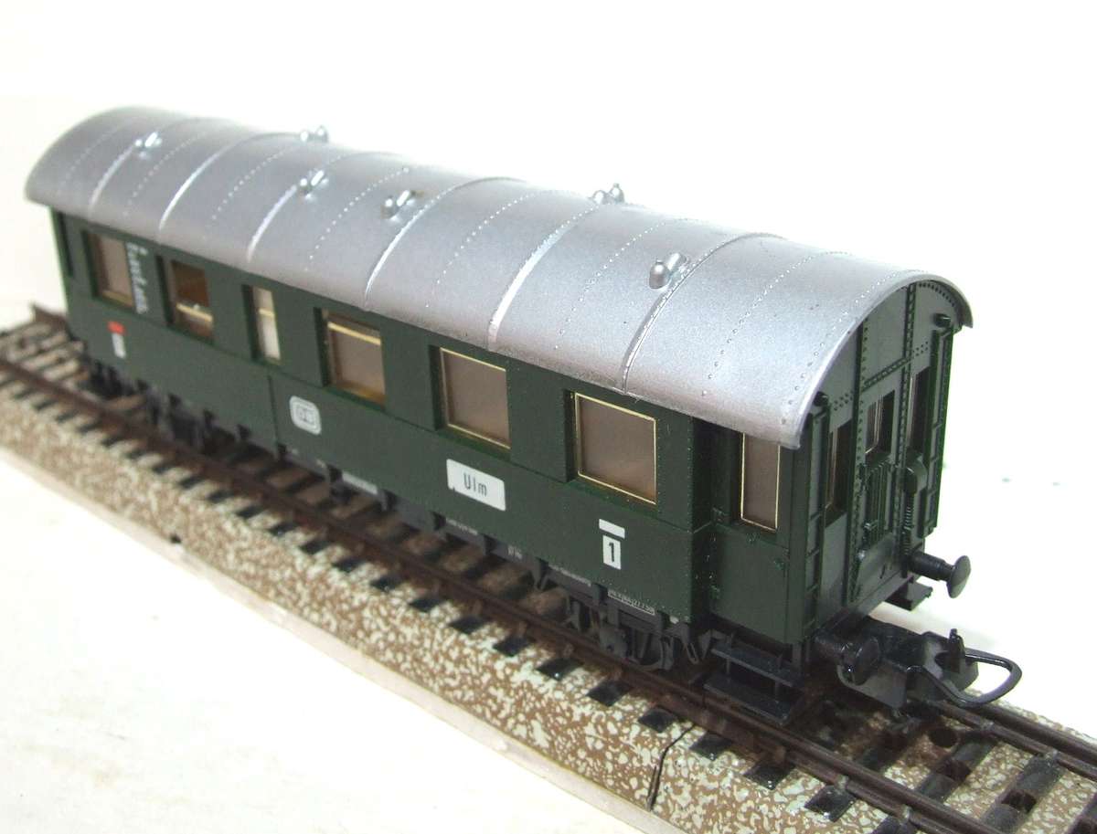 LIMA HO:  European DB 1st Class Passenger Coach in Fair Boxed condition.(Italy)