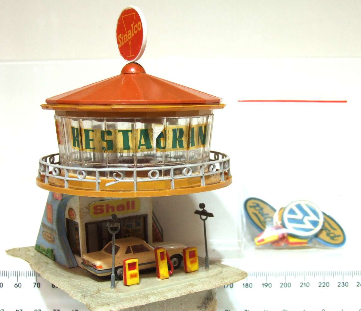 SCENERY HO:  On Auction is this Plastic Petrol Station/Restaurant in Good Used Condition.
