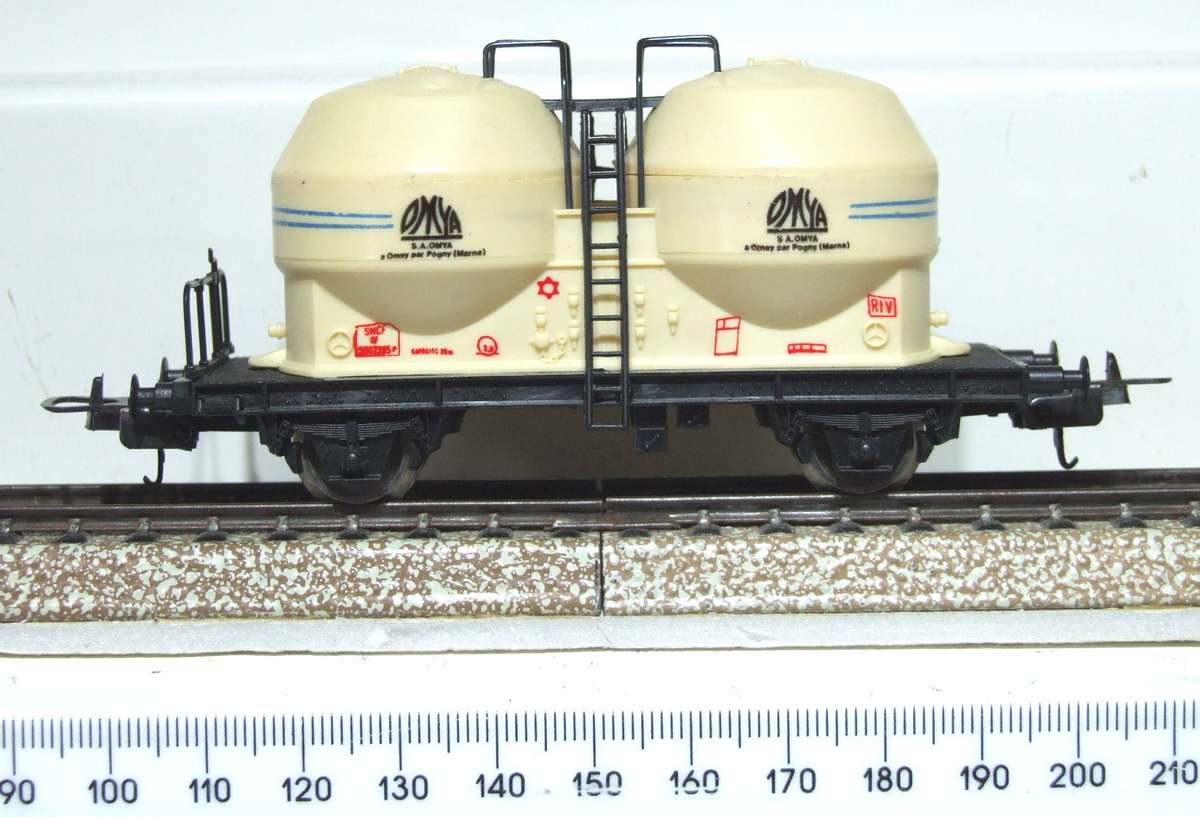 LIMA HO: Vintage Silo Car in Like New Boxed Condition (Italy)
