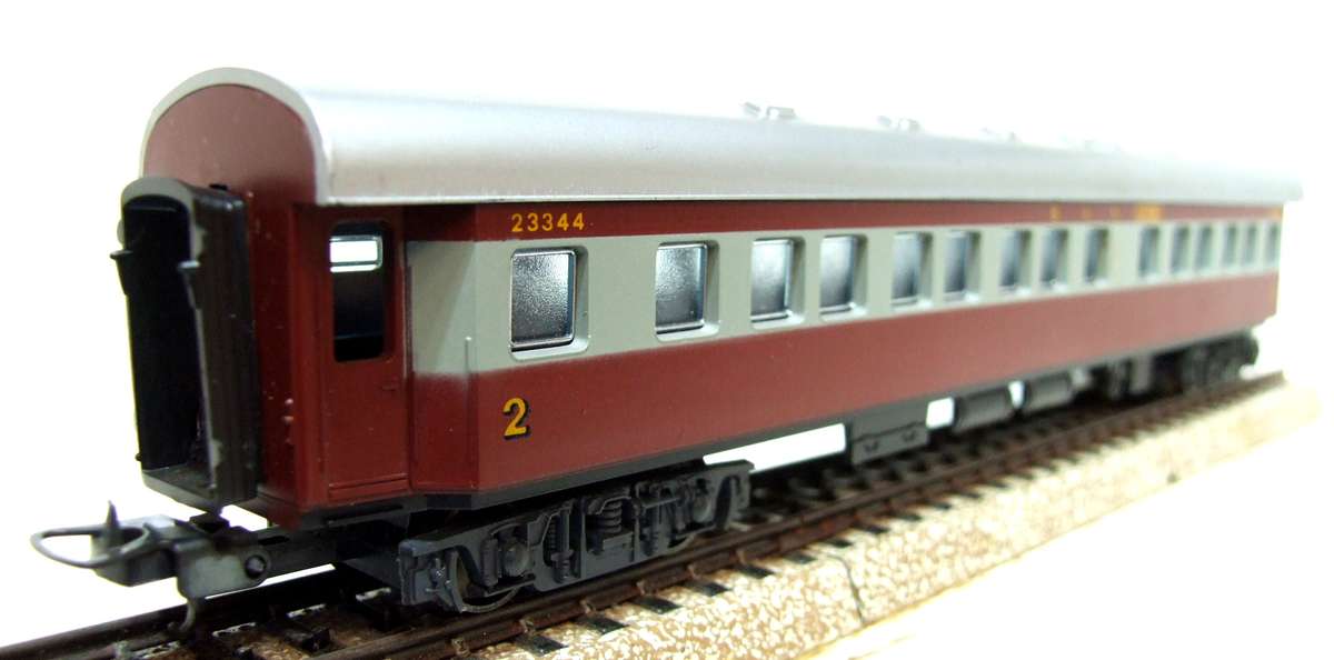 LIMA HO: SAR `Trans Karoo Cape Town` 2nd Class Coach in Very Good, Boxed condition(Italy)