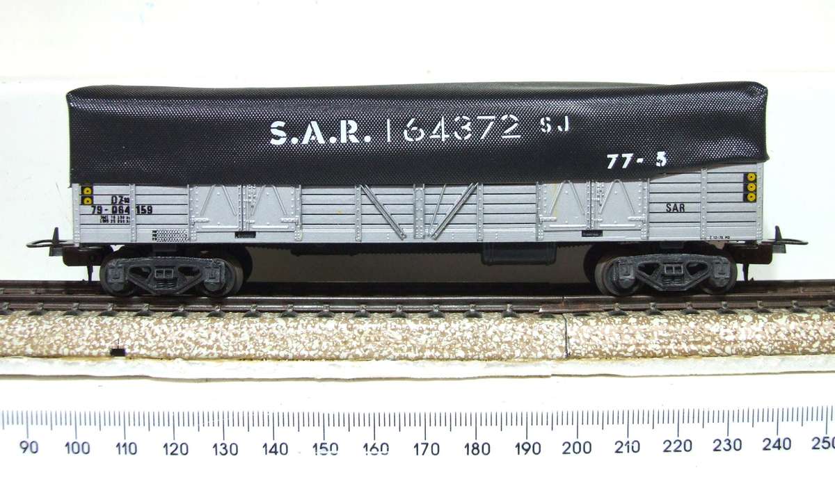 LIMA HO: SAR Silver OZ Wagon with SAS Tarpaulin in Very Good Boxed Condition (Italy)