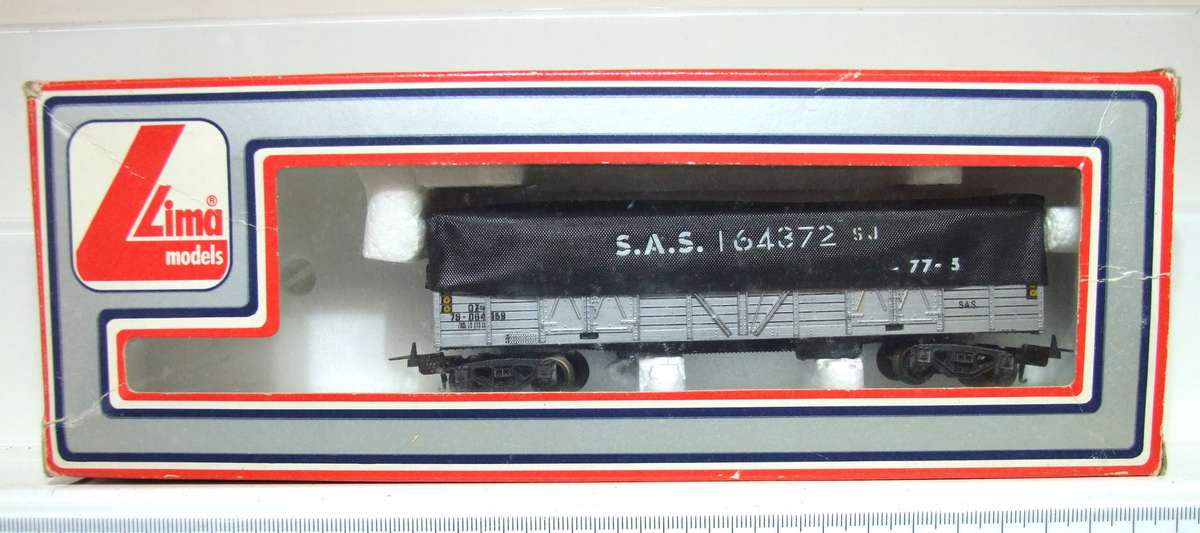 LIMA HO: SAR Silver OZ Wagon with SAS Tarpaulin in Very Good Boxed Condition (Italy)