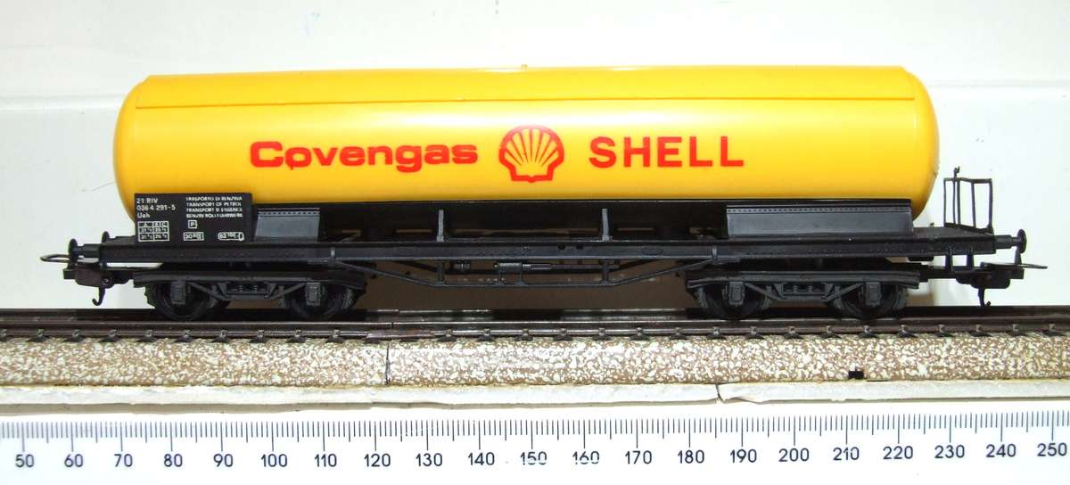 LIMA HO: Vintage SHELL Tanker Wagon in Very Good Un-Boxed, Used Condition (Italy)
