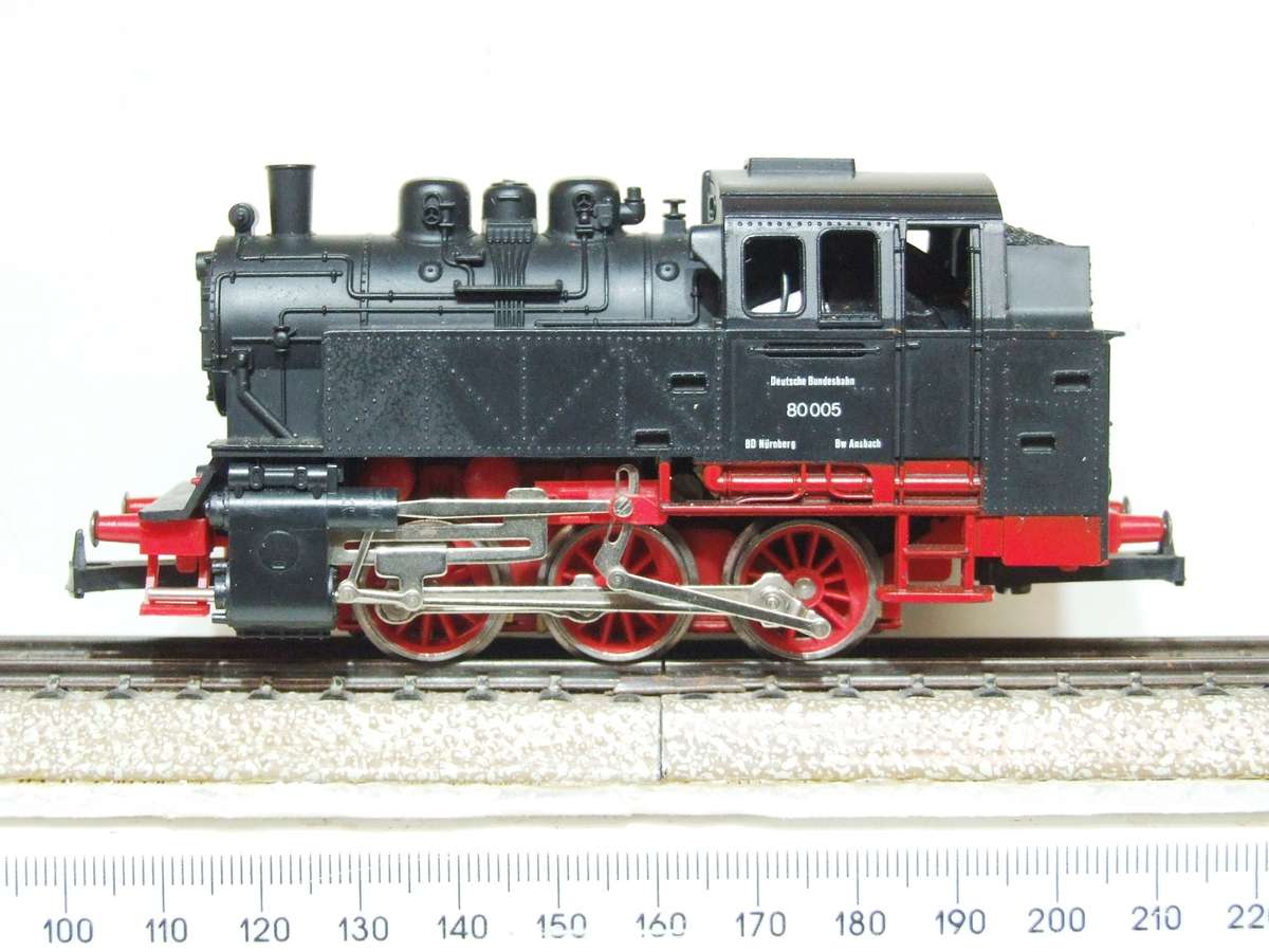 LIMA HO: Vintage 0-6-0 "DB" Tank Steam Locomotive(80 005) in Very Good Running, Boxed Condition.