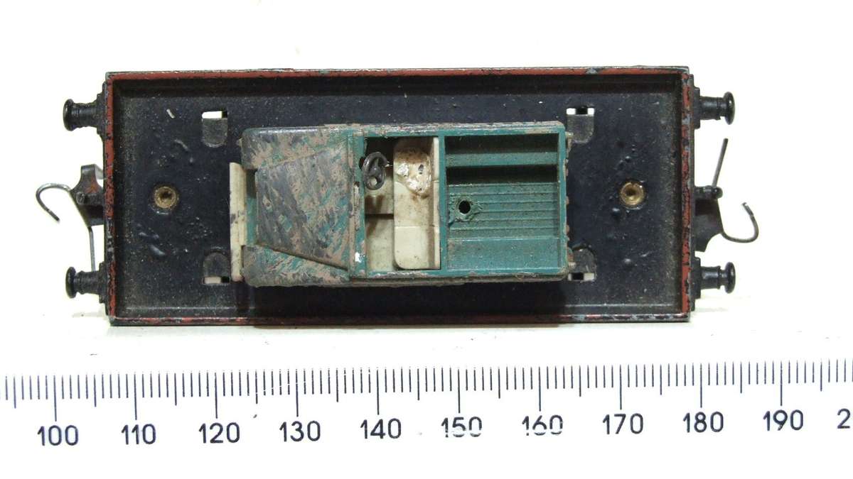 HORNBY DUBLO OO: Vintage English Freight Car with Load in Fair Un-Boxed condition(England)