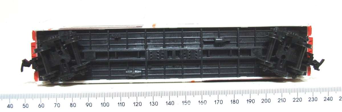 LIFE LIKE HO: TR 50' Box Car(8422) in New Old Stock Boxed condition.(USA)