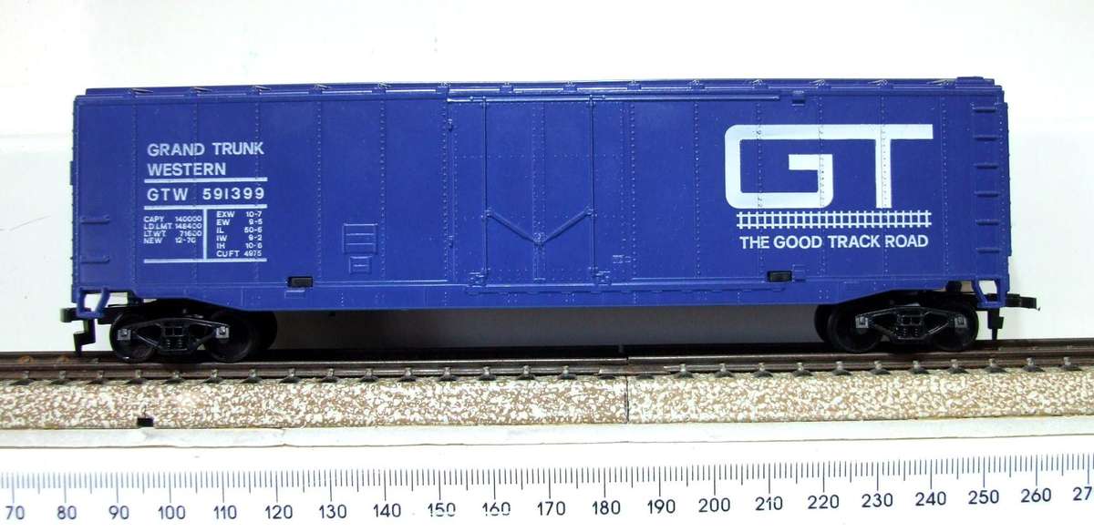 AHM HO: GT 50' Reefer in New Old Stock Boxed condition.(USA)